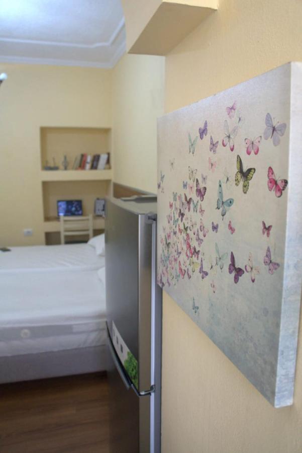 Alle'S M Shyri Studio Apartment Tirana Extérieur photo
