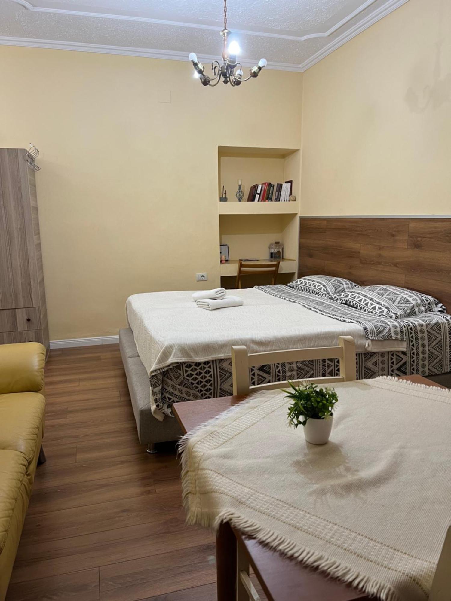 Alle'S M Shyri Studio Apartment Tirana Extérieur photo