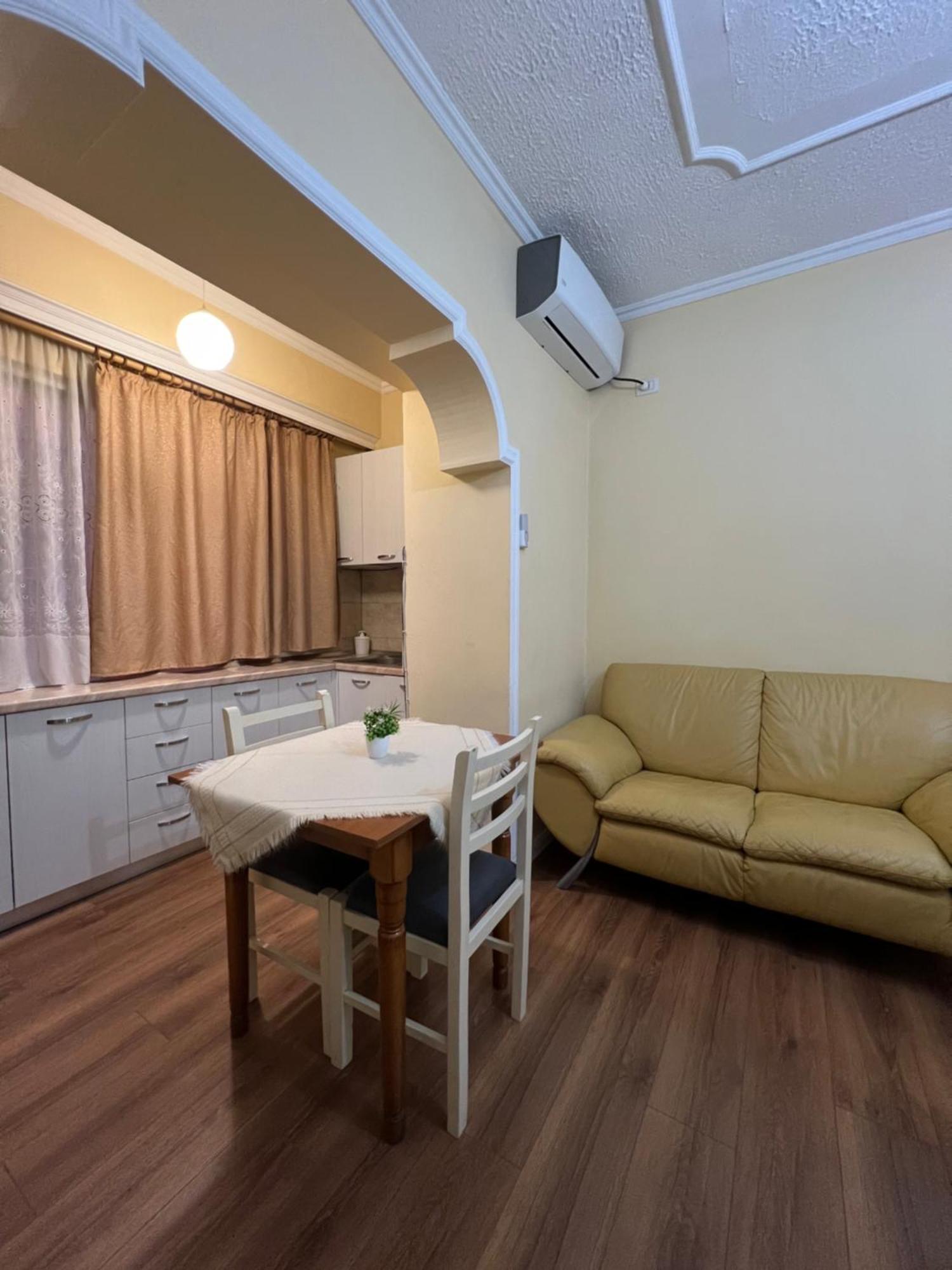 Alle'S M Shyri Studio Apartment Tirana Extérieur photo